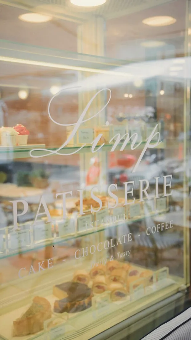 Limp Patisserie vitrini